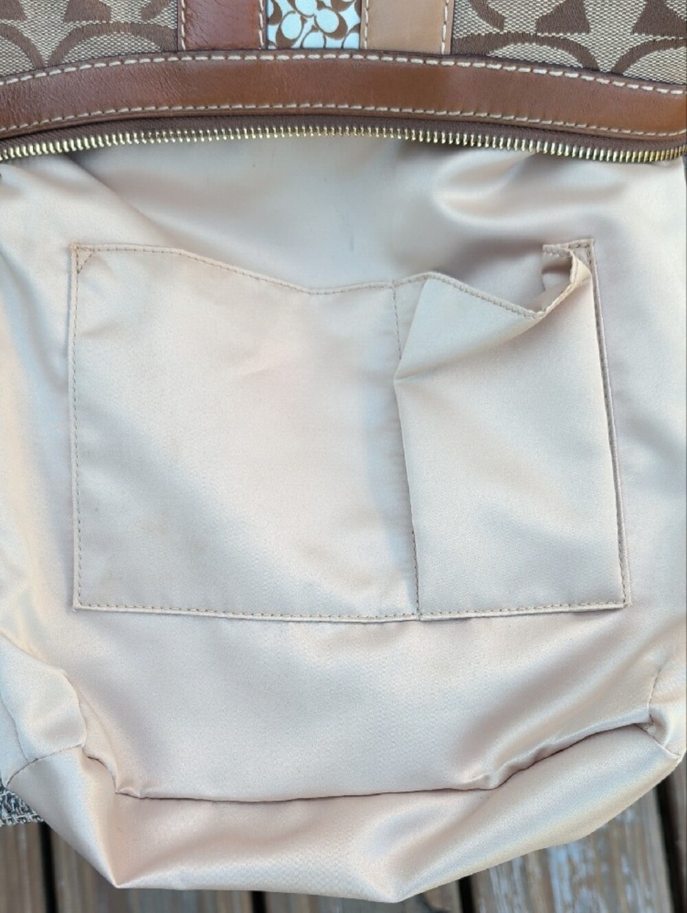 Coach Hampton Signature Shoulder Crossbody (F10542) - Picture 12 of 16